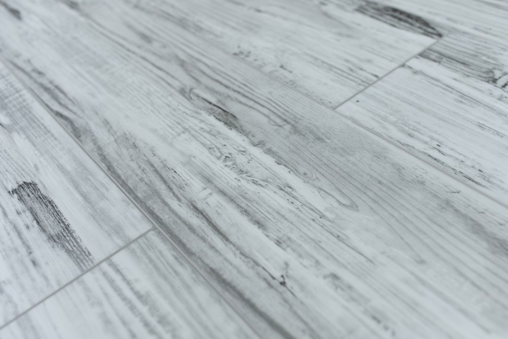 Замковая ПВХ плитка "Art Tile" Берёза Божоле (1220*152*5 мм) — купить в Ярославле