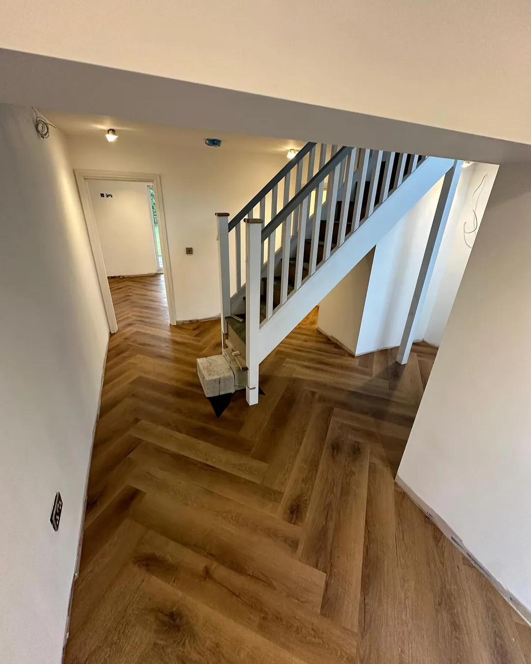 Кварцвиниловая плитка "Invictus" Royal Oak Mocca (406*102*2мм) — купить в Ярославле