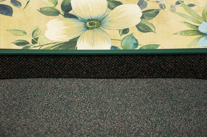 Плинтус для ковролина "Korner" Listwa зеленый (2500*13,8*50 мм) — купить в Ярославле