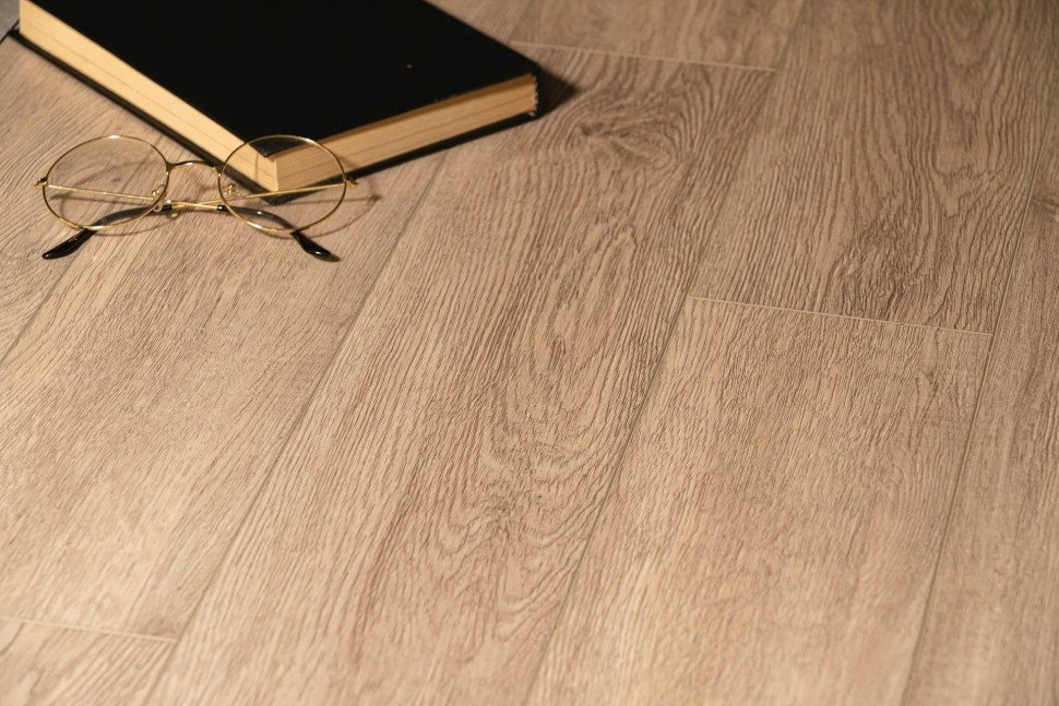 Виниловый ламинат "Bonkeel" Style Дуб Гарднер (1200*125*4 мм) — купить в Ярославле