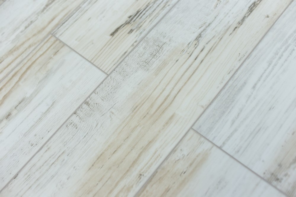 Замковая ПВХ плитка "Art Tile" Берёза Прованс (1220*152*5 мм) — купить в Ярославле