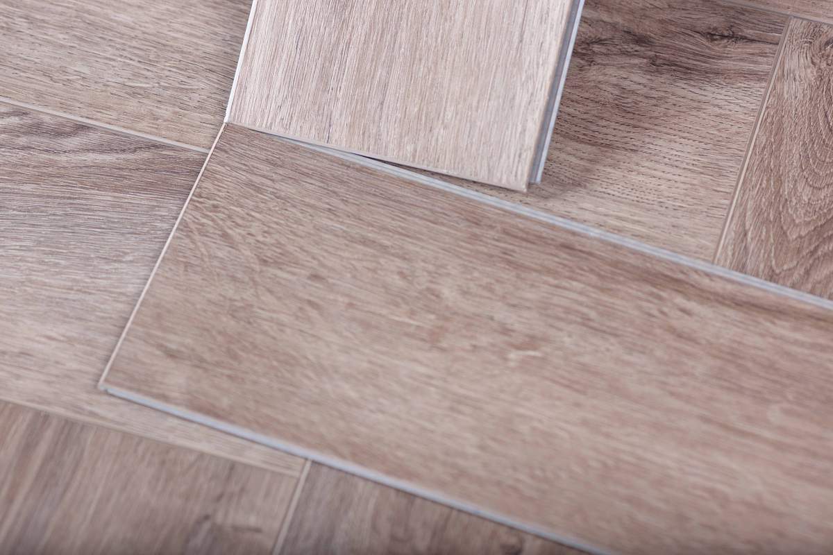 Замковая ПВХ плитка "Aberhof" Carmelita 2626 (615*123*5 мм) — купить в Ярославле